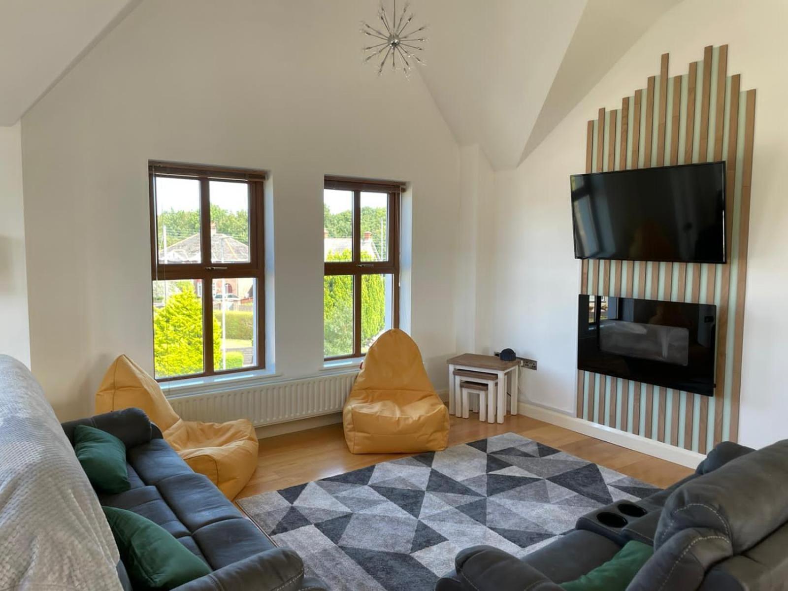Апартаменты Orchard Oasis, Luxury Penthouse Getaway Колрейн Экстерьер фото